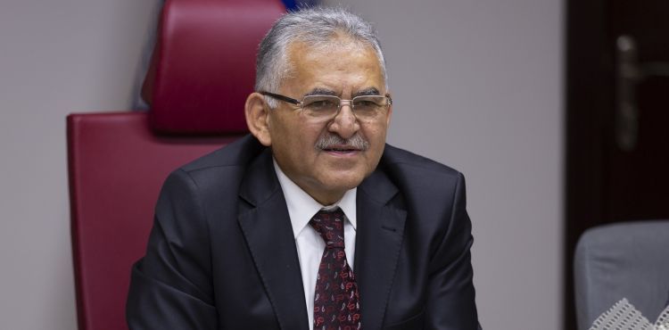 “KADINLAR BAŞ TACIMIZDIR”