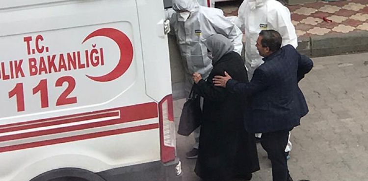Umreden dönen yaşlı kadın, koronavirüs şüphesiyle gözlem altında