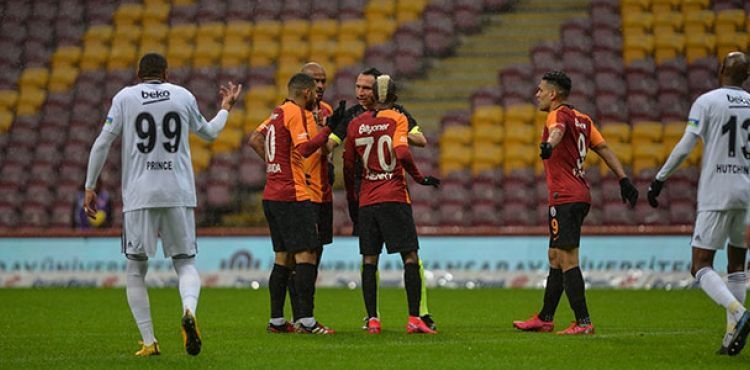 Galatasaray - Beşiktaş: 0-0 (İLK YARI)