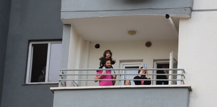 EVDE KAL, BÜYÜKŞEHİR İLE ZİNDE KAL