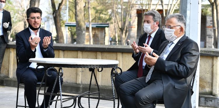 BAŞKAN BÜYÜKKILIÇ SEYYİD BURHANEDDİN TÜRBESİ’Nİ ZİYARET ETTİ