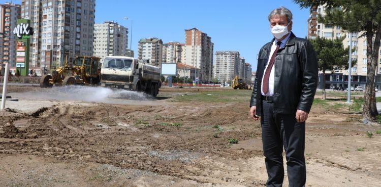 YILDIRIM BEYAZIT MAHALLESİ’NDE KÖTÜ GÖRÜNTÜ OLUŞTURAN ALANLAR TEMİZLENİYOR