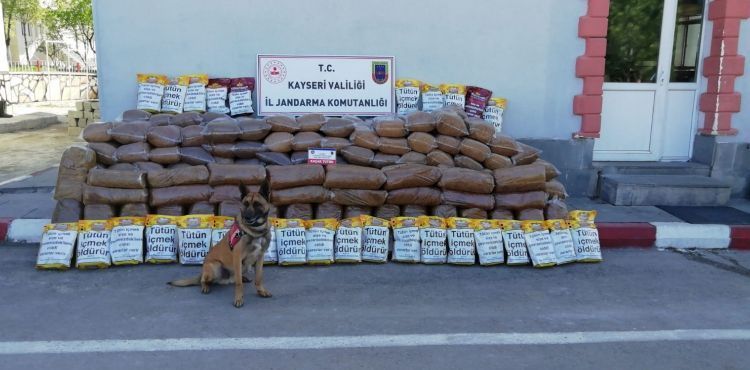 Kayseri'de 22 kişiye ait kaçak tütün ele geçirildi