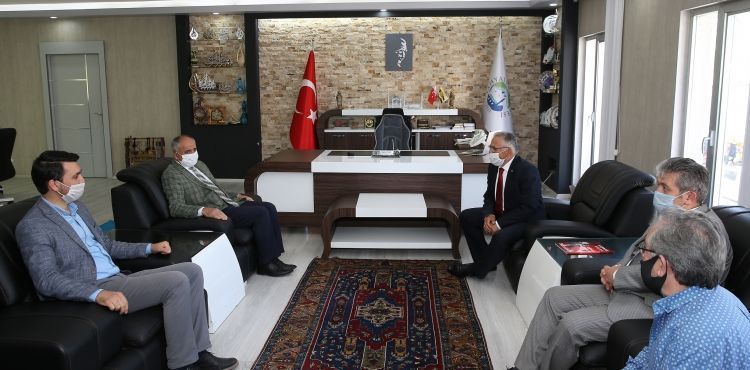 BAŞKAN BİR GÜNDE 6 İLÇEDE
