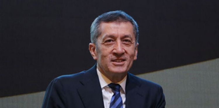 Bakan Selçuk'tan gençlere: Yaptığın her işi severek yap