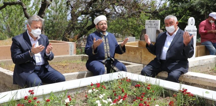 MELİKGAZİ’NİN 40 MEZARLIĞINDA DUA EDİLDİ