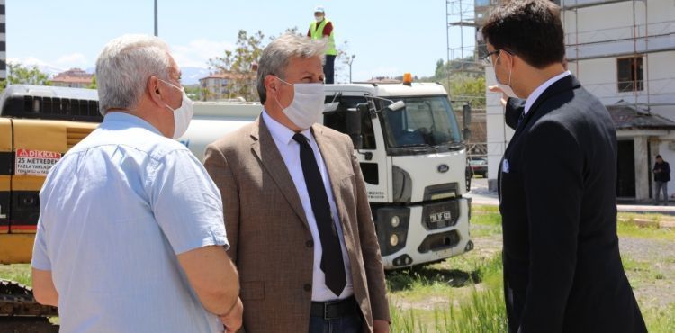 MELİKGAZİ İLÇESİ METRUK BİNALARDAN TEMİZLENİYOR