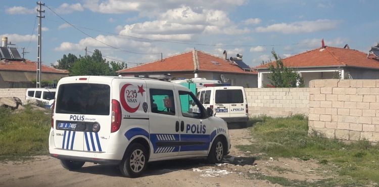 Kayseride bıçaklı intihar girişimi