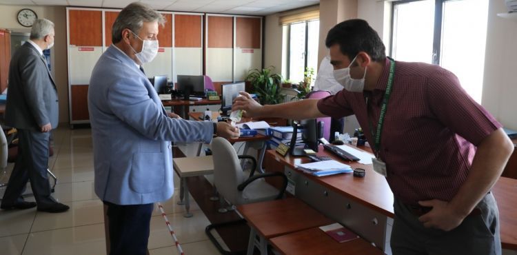 BAŞKAN PALANCIOĞLU, İLK MESAİ GÜNÜ PERSONELİ İLE BAYRAMLAŞTI