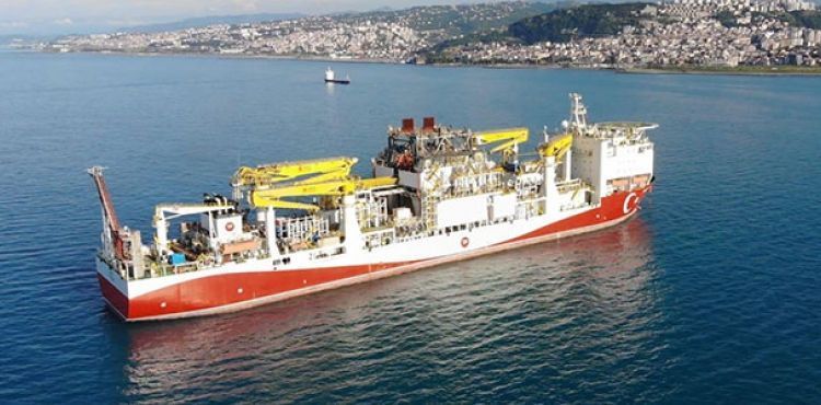 Bakan Dönmez: Fatih, Karadeniz seferinin ilk durağı Trabzon'a ulaştı