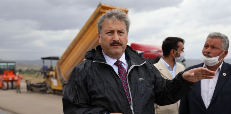 MELİKGAZİ’DEN YEŞİLYURT MAHALLESİ’NE HİZMET ATAĞI