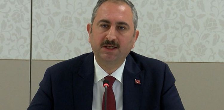 Bakan Gül: Hiçbir ülke, Türk mahkemelerinin adil yargılamasına etki ve telkinde bulunamaz