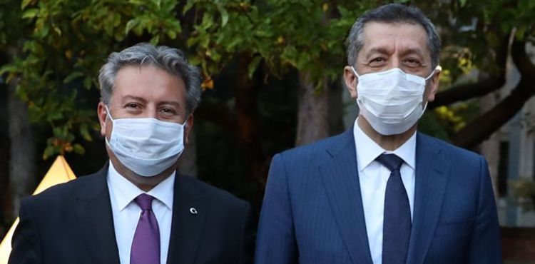 MELİKGAZİ’DE FARKLI MİMARİ İLE YAPILACAK OKULUN PROTOKOLÜ BAKAN ZİYA SELÇUK İLE İMZALANDI