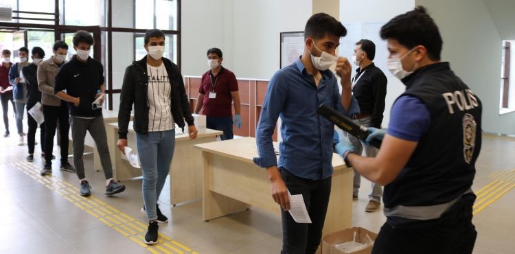 Kayseri ve Nevşehir'de, MSÜ Aday Belirleme Sınavı başladı