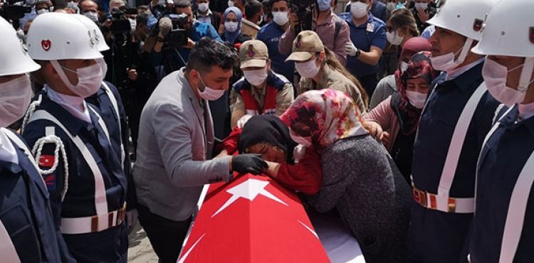 Deprem şehidi güvenlik korucusu toprağa verildi