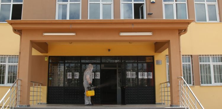HACILAR’DA OKULLAR LGS ÖNCESİ DEZENFEKTE EDİLDİ
