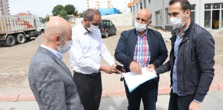 BAŞKAN ÇOLAKBAYRAKDAR’DAN UĞUREVLER’E ÇİFTE MÜJDE