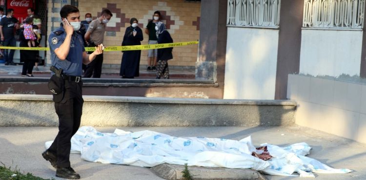 6'ncı kattan atlayan hemşire hayatını kaybetti