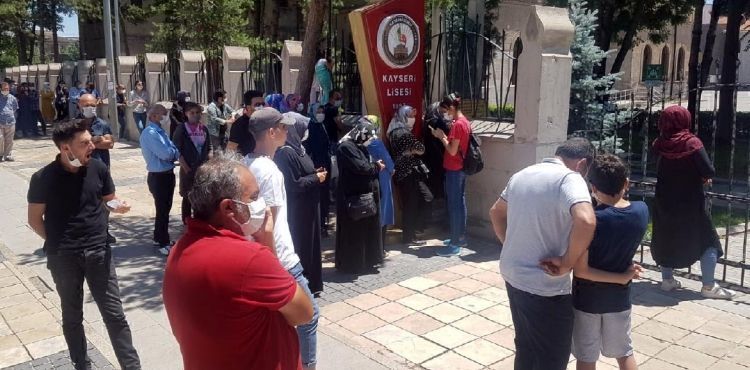 YKS'de AYT sınavı sona erdi