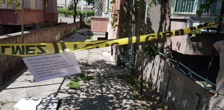 Kayseri'de 2 binaya koronavirüs karantinası