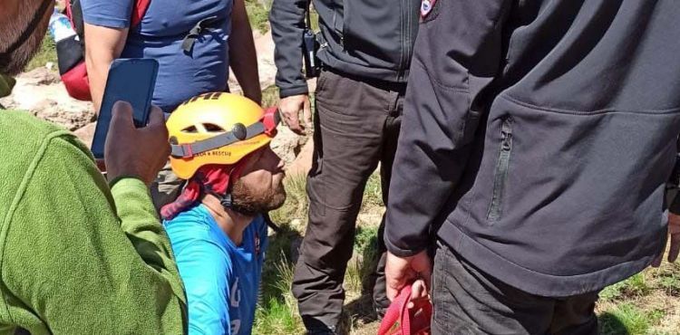 Erciyes'te mahsur kalan dağcıyı JAK timi kurtardı