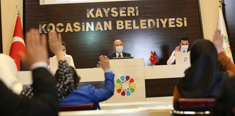 BAKAN OLAKBAYRAKDAR, GELECEN SPORCULARINI YETTRYORUZ