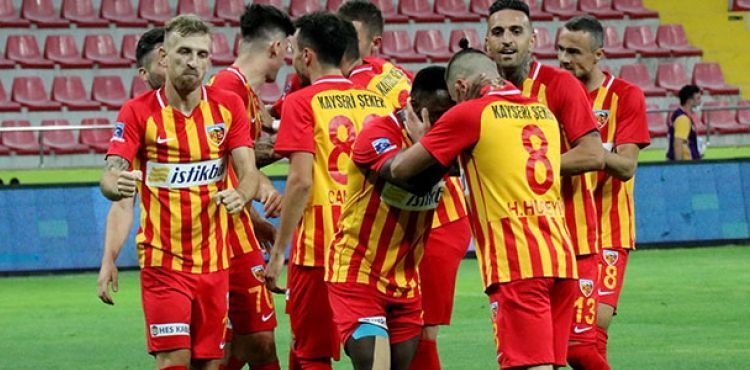 Kayserispor kendi sahasında Beşiktaş'ı 3-1 mağlup etti