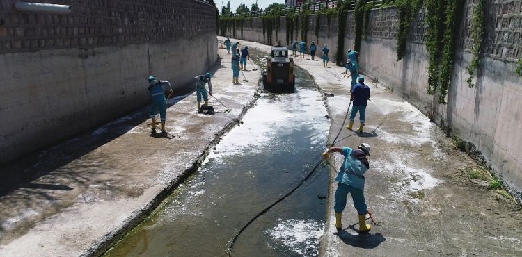 DAHA SAĞLIKLI ÇEVRE İÇİN KOCASİNAN’DA KANALLAR TEMİZLENİYOR