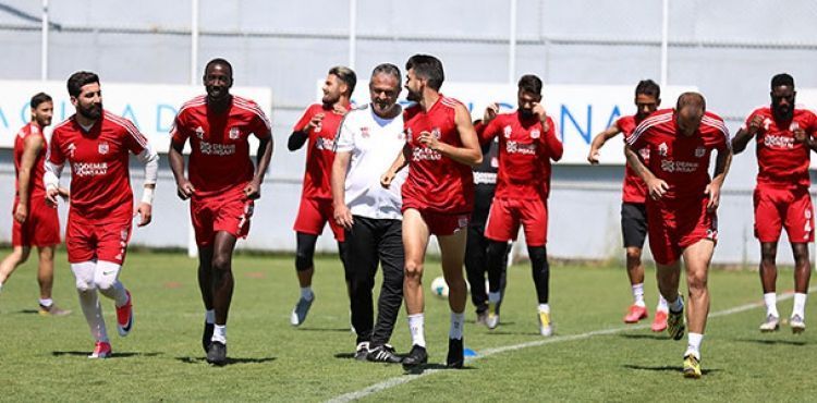 Sivasspor'da rota Fenerbahçe'ye çevrildi