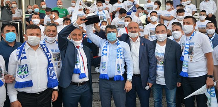 Bursa Yıldırımspor'da şampiyonluk kutlaması