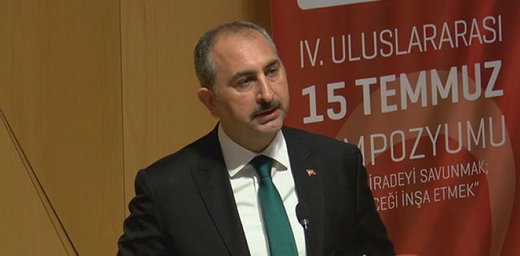 Bakan Gül: Hamdolsun Ayasofya'nın da zincirleri kırılmıştır