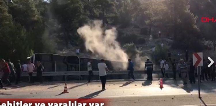 Mersin Mut'ta askerleri taşıyan otobüs devrildi
