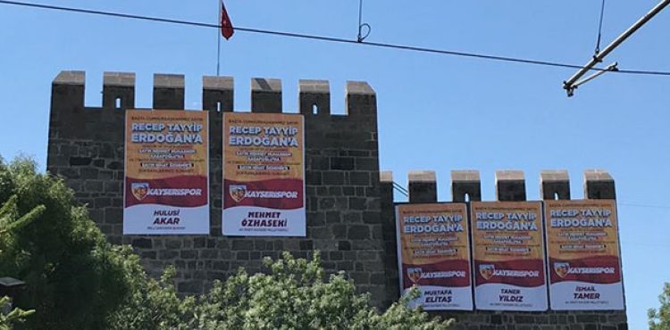 Tarihi Kayseri Kalesi’nde ligde kalma teşekkürü