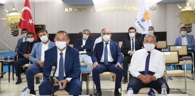 BAŞKAN BÜYÜKKILIÇ, AK PARTİ TEŞKİLATLARIYLA BAYRAMLAŞTI
