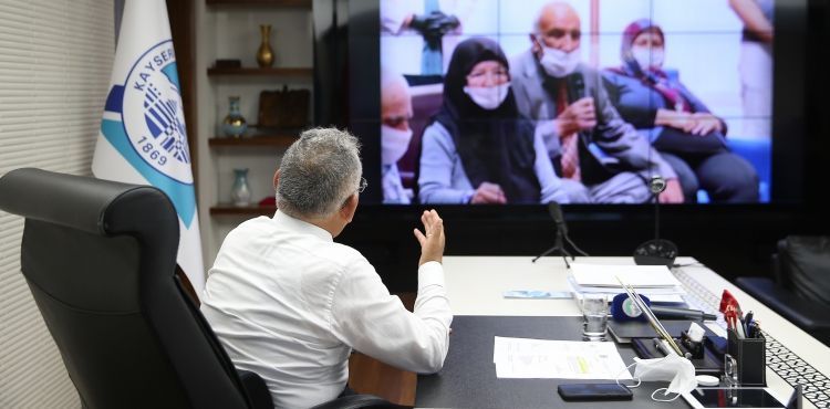 BAŞKAN BÜYÜKKILIÇ BAYRAMDA YAŞLILARI UNUTMADI
