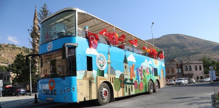 TALASLI ÇOCUKLAR HEM GEZİYOR HEM ÖĞRENİYOR