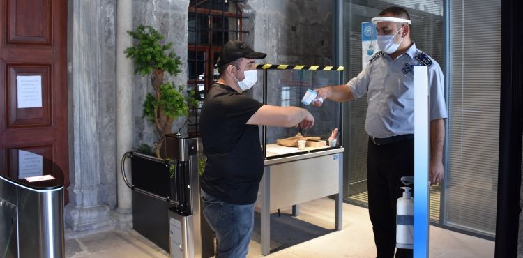 BÜYÜKŞEHİR KÜTÜPHANELERİ’NDE SIKI “COVİD-19” TEDBİRİ