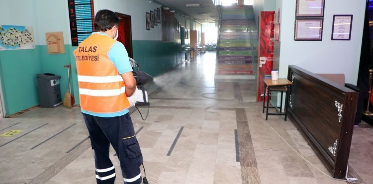TALAS’TA TEMİZLİK, HİJYEN VE DEZENFEKSİYON SÜRÜYOR