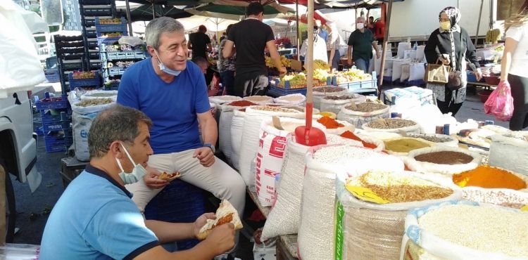 PAZAR ESNAFININ SIKINTILARINI DİNLEDİ SÖYLENEN HER ŞEYİ NOT ETTİ