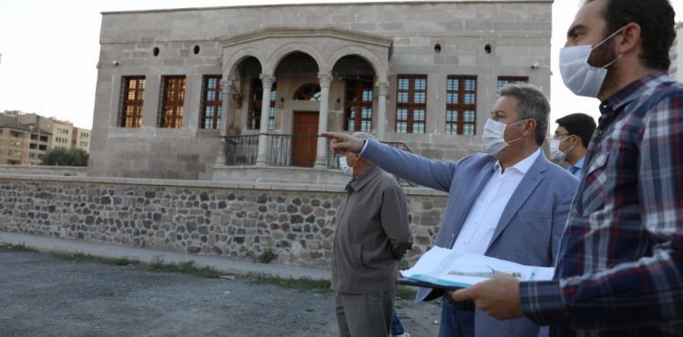 Başkan Dr. Palancıoğlu mahallenizde incelemelerde bulunuyor “