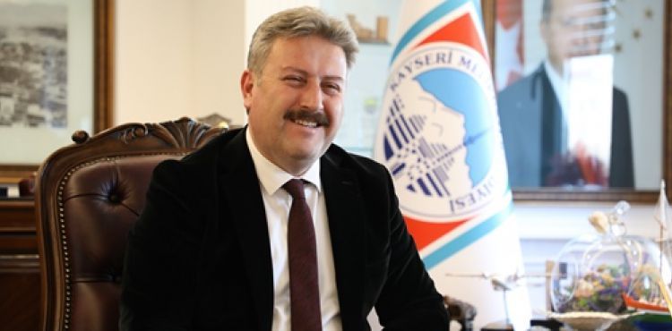 Başkan Dr. Palancıoğlu Kayserili sporcu Turgay Bayram’ı tebrik etti