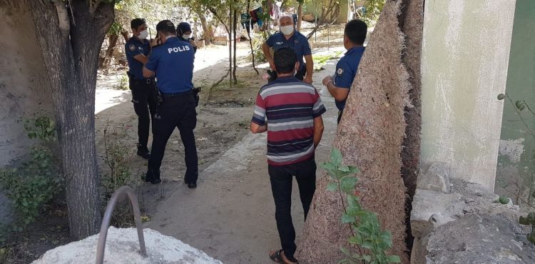 Boşanma davası açan 5 aylık hamile eşini, karnından bıçakladı