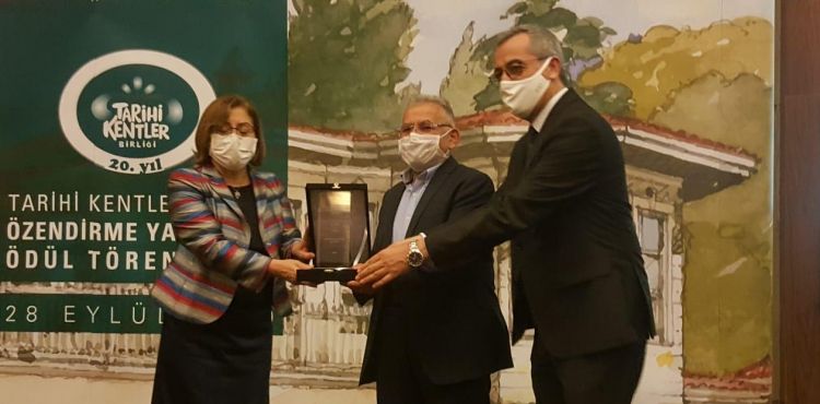 BAŞKAN BÜYÜKKILIÇ İSTANBUL’DAN ÖDÜLLEN DÖNDÜ
