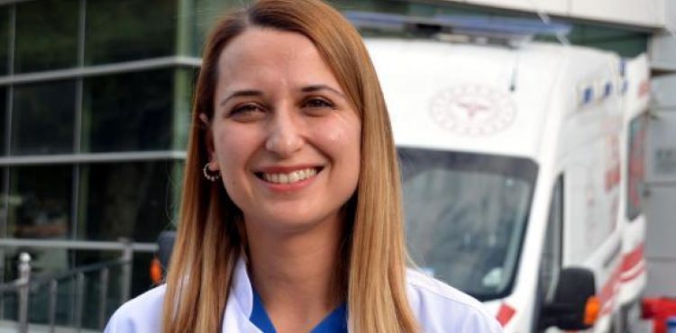 Koronavirüsü yenen başhekim, görevine döndü