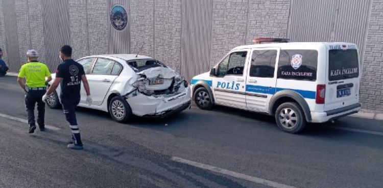 Kayseri'de kamyon otomobile çarptı: 2 yaralı