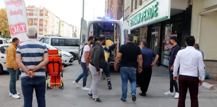 78 yaşındaki koca, 75 yaşındaki eşini tabancayla ağır yaralıp, intihar etti