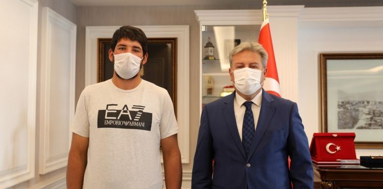 “SÖZ KONUSU VATAN İSE GERİSİ TEFERRUAT”