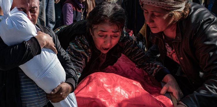 Gence'de saldırıya uğrayan bebek ile annesini ölüm bile ayıramadı