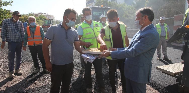 HACILAR’DA YOL YAPIM ÇALIŞMALARI TAM GAZ DEVAM EDİYOR
