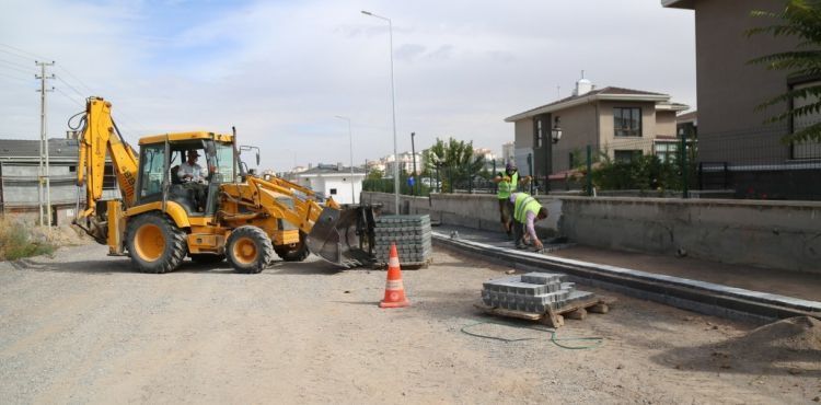 MELİKGAZİ’DEN OKULLARA KATKI